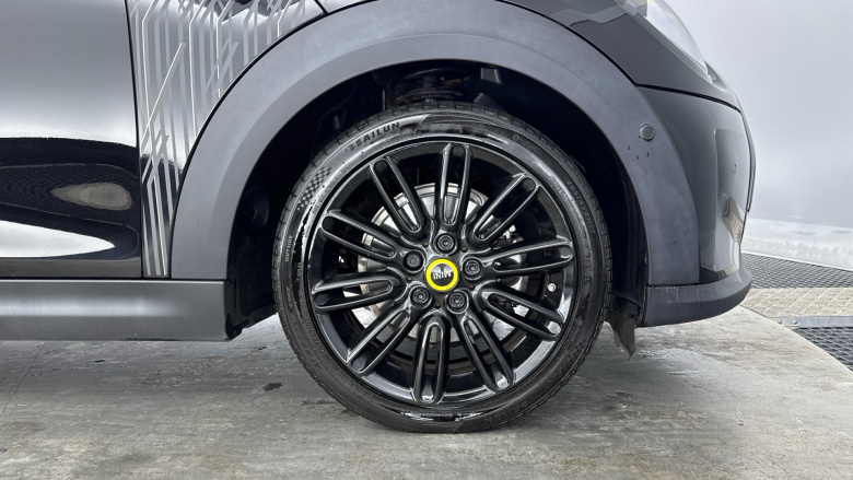 MINI Hatchback 135kW Cooper S Shadow Edition 33kWh 3dr Auto Electric Hatchback